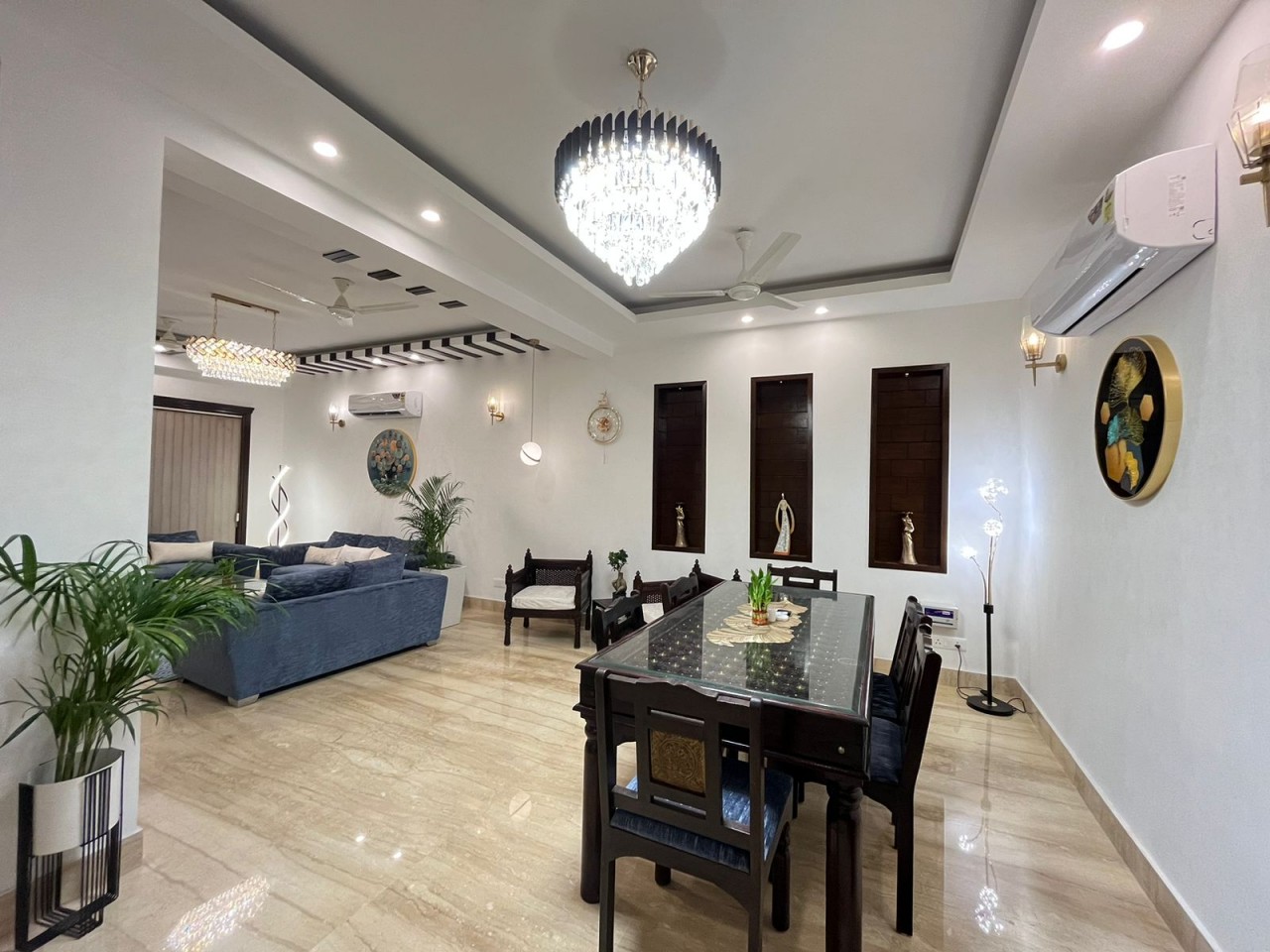 SERVICE APARTMENT IN SOUTH EXTENSION SOUTH DELHI